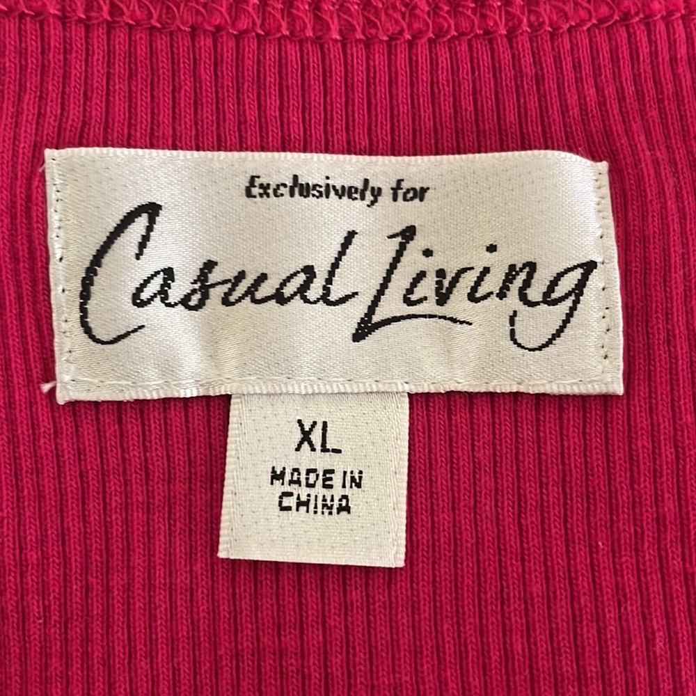 Casual Living Sequin Front Ribbed Tank Shirt Size XL in Barbie Pink Like New - Picture 7 of 8